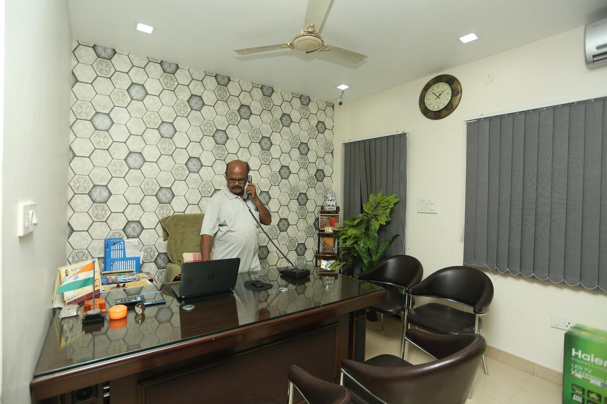 Oyo Flagship 17204 Vrindawan Galaxy Hotell Kānpur Eksteriør bilde