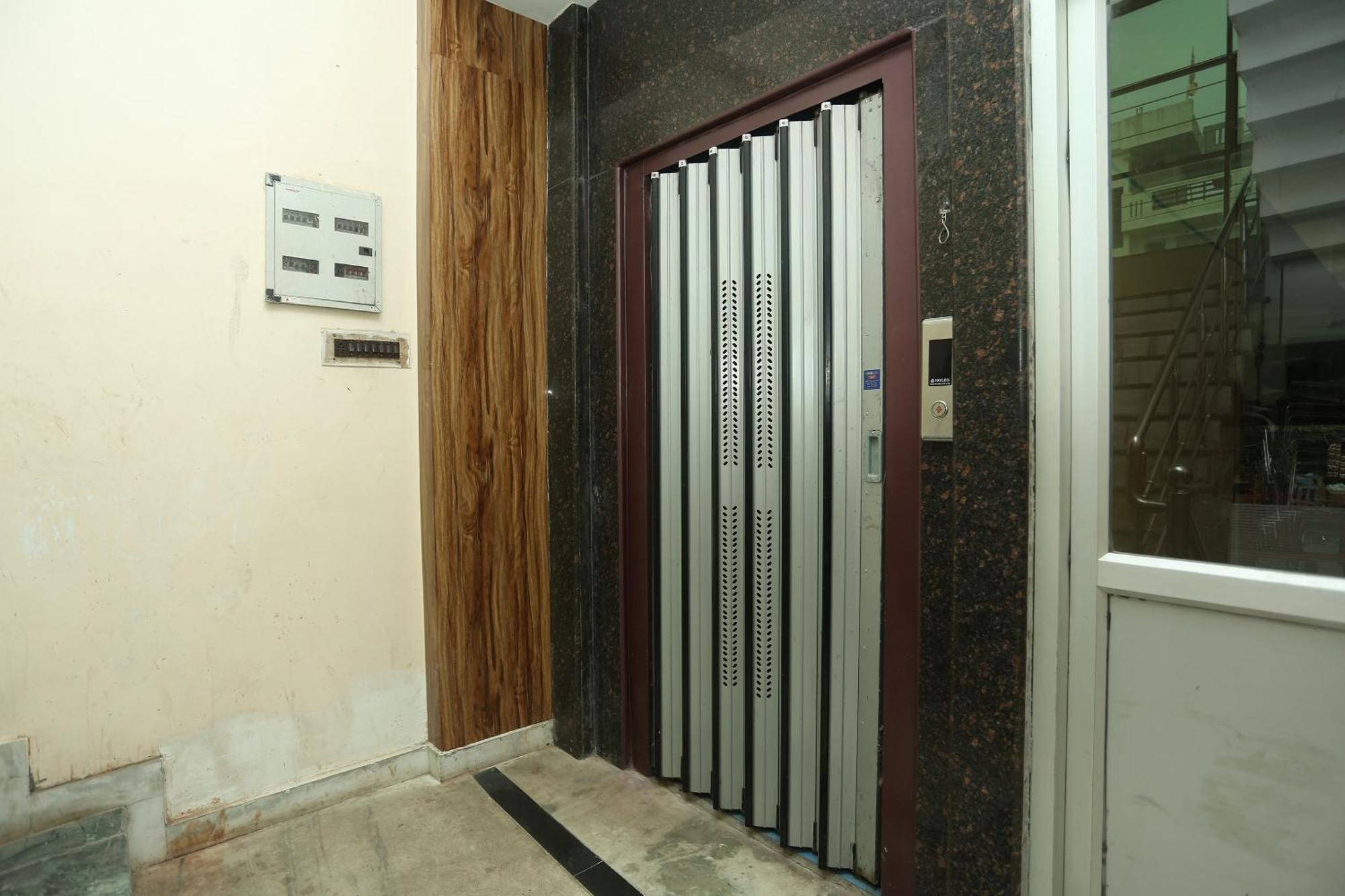 Oyo Flagship 17204 Vrindawan Galaxy Hotell Kānpur Eksteriør bilde